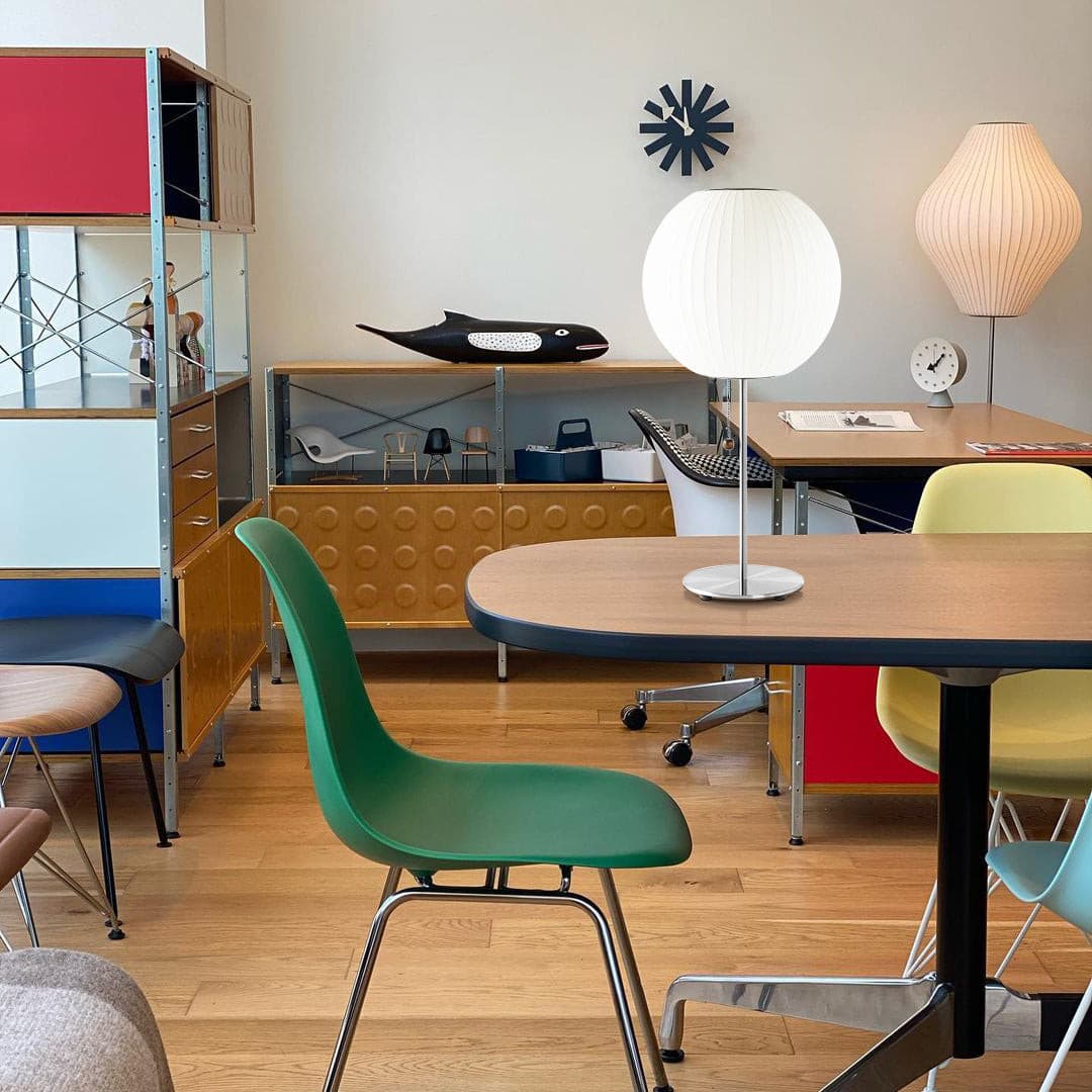 Lámpara de Mesa Nelson con Pantalla Elegante y Base de Acero – Diseño Clásico 6