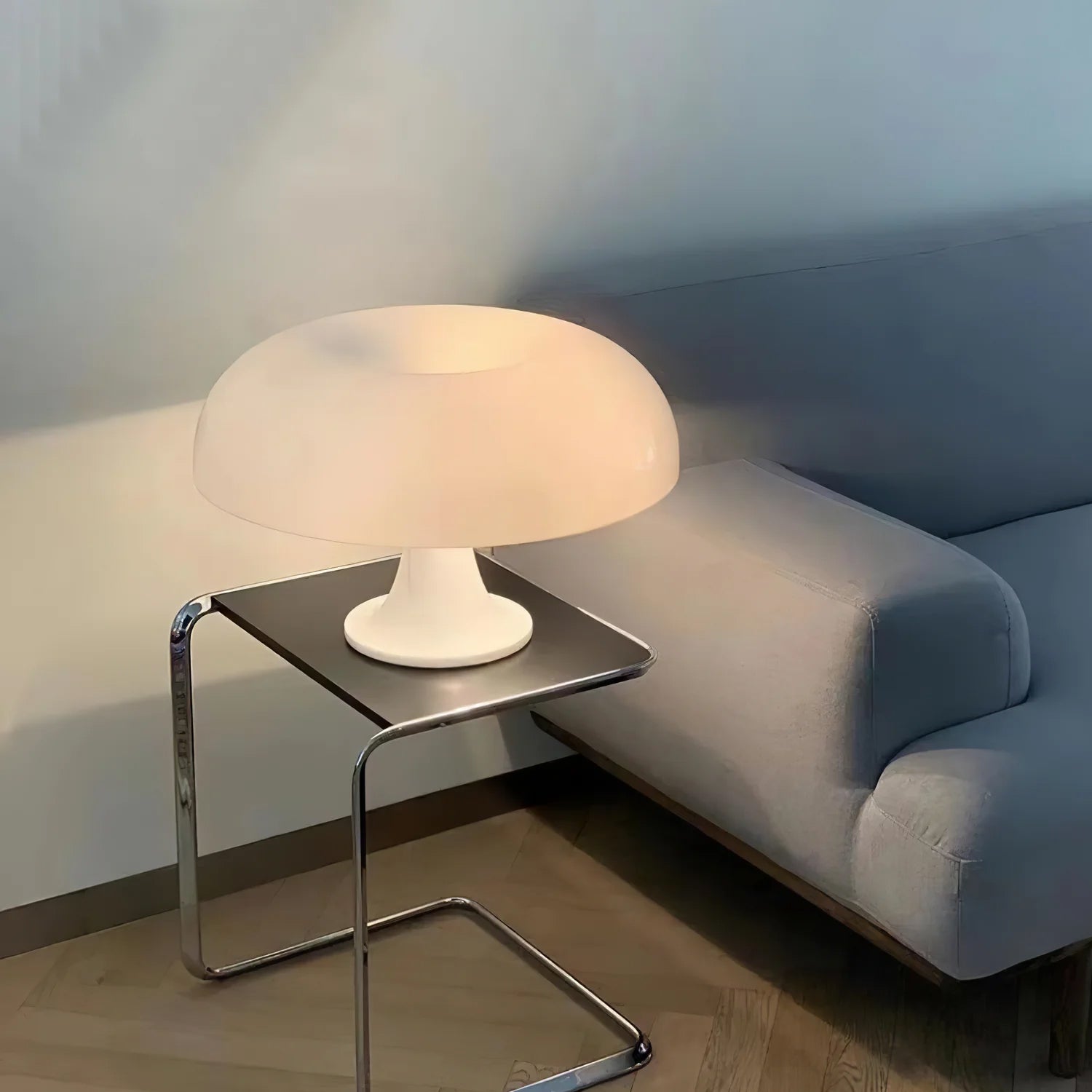 Lámpara de Mesa Nesso de Estilo Moderno en Colores Naranja y Blanco – Diseño Futurista 5