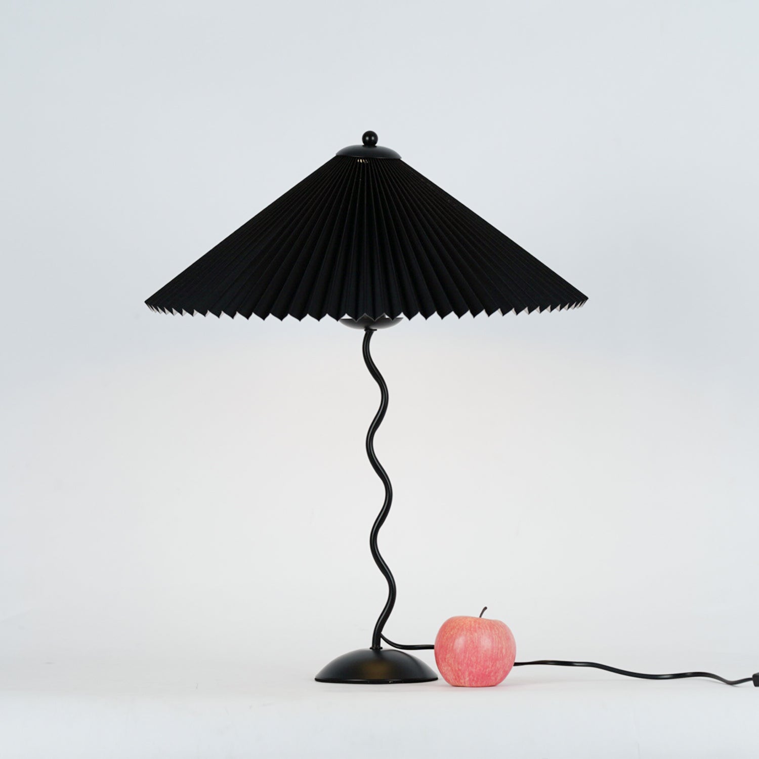 Lámpara de Mesa Origami Estilo Nórdico con Pantalla de Tela y Diseño Curvo - Color Negro 6