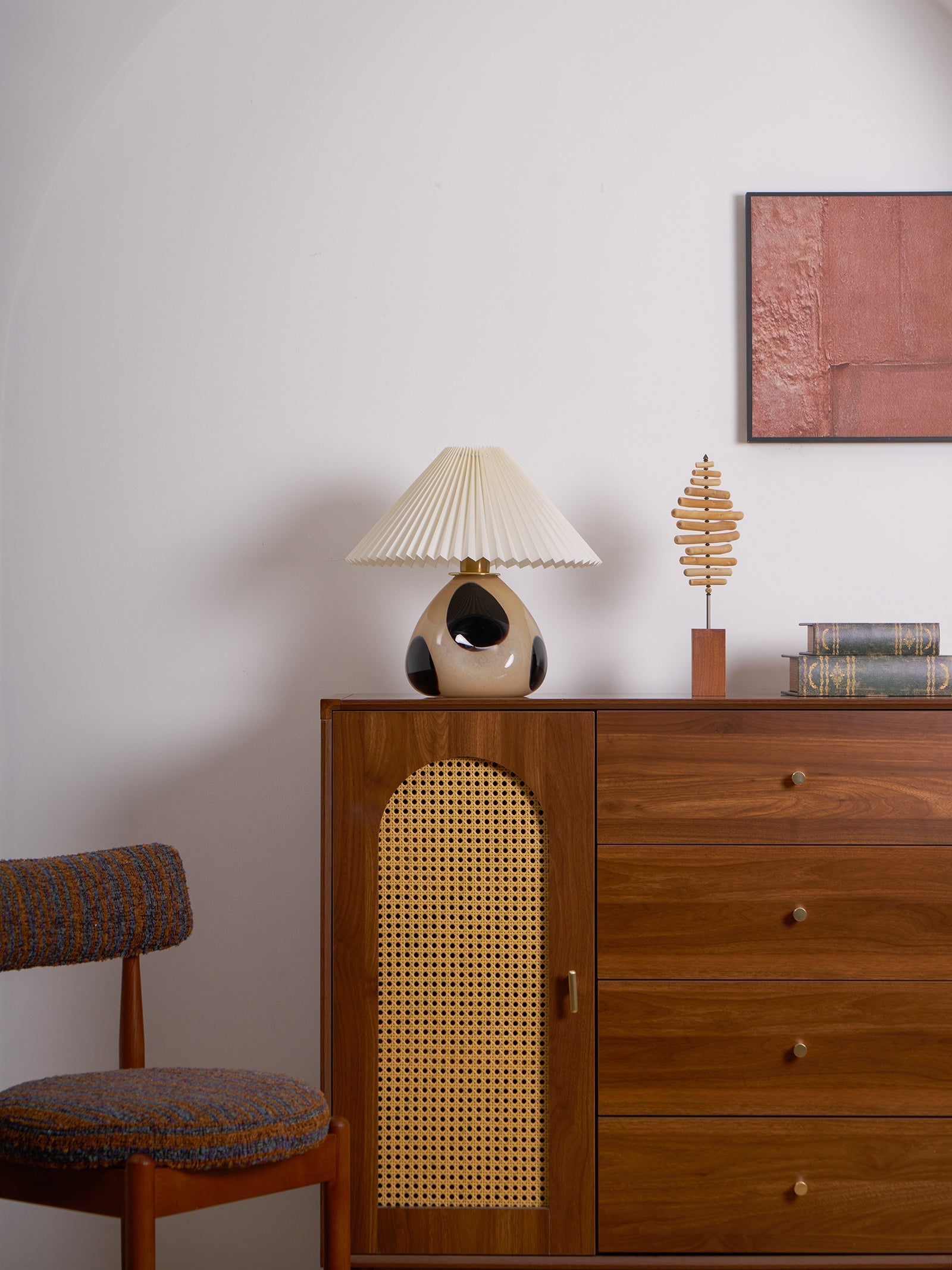 Lámpara de Mesa Pleated Cavolo de Vidrio en Negro y Blanco, Diseño Elegante para Iluminación Acogedora y Funcional 6