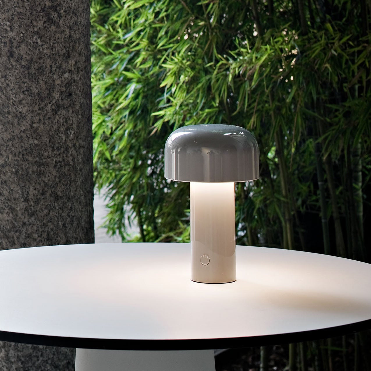 Lámpara de Mesa Portátil LED Recargable – Diseño Moderno y Dimmable 4