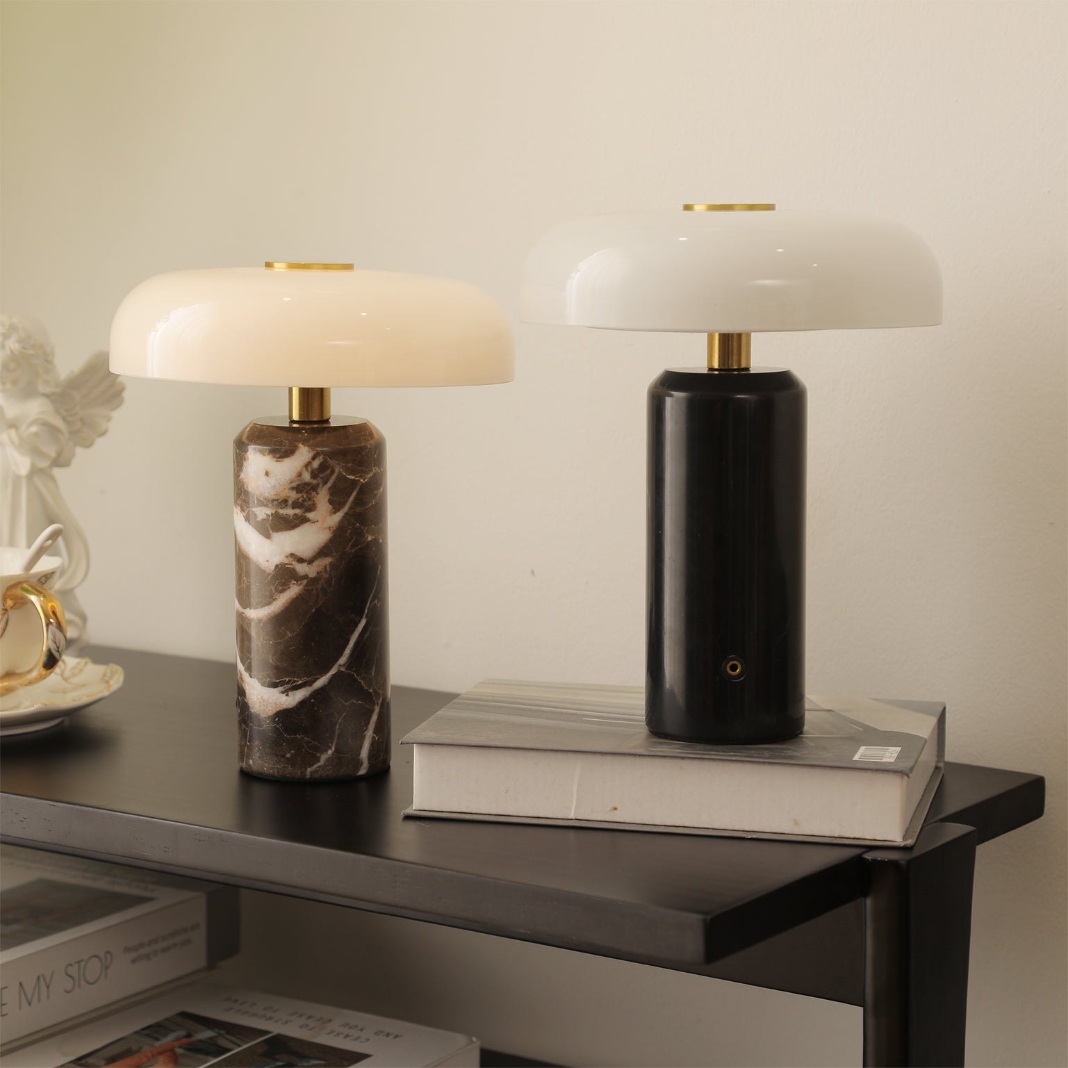 Lámpara de Mesa Portátil de Mármol con Luz LED Ajustable y Diseño Moderno 3