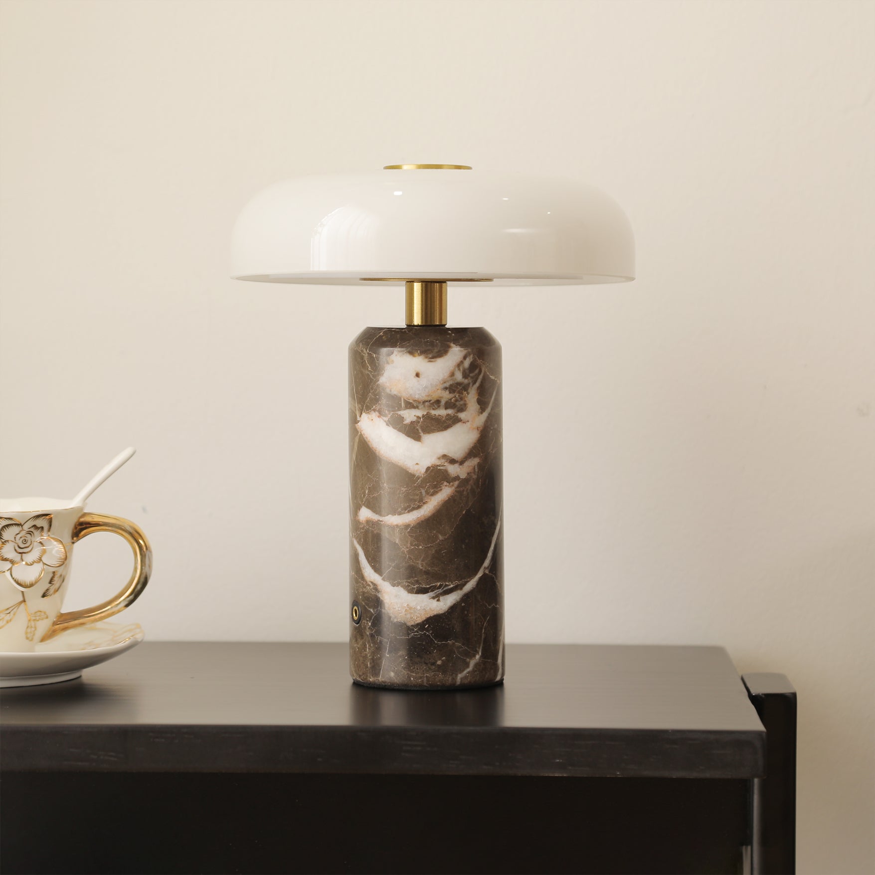Lámpara de Mesa Portátil de Mármol con Luz LED Ajustable y Diseño Moderno 5