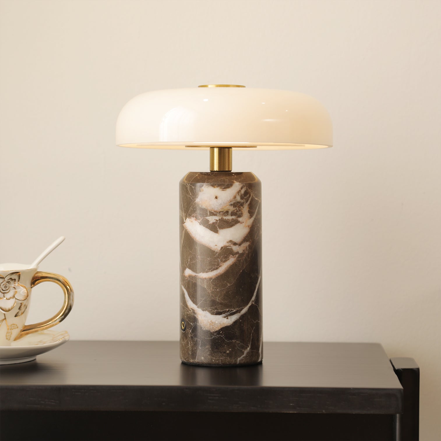Lámpara de Mesa Portátil de Mármol con Luz LED Ajustable y Diseño Moderno 6