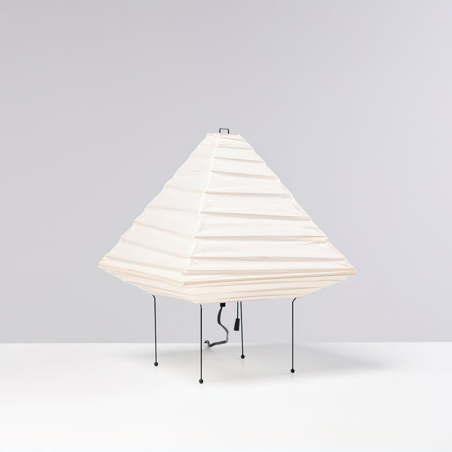 Lámpara de Mesa Pyramid 5X con Pantalla de Papel y Marco Negro – Diseño Minimalista 8