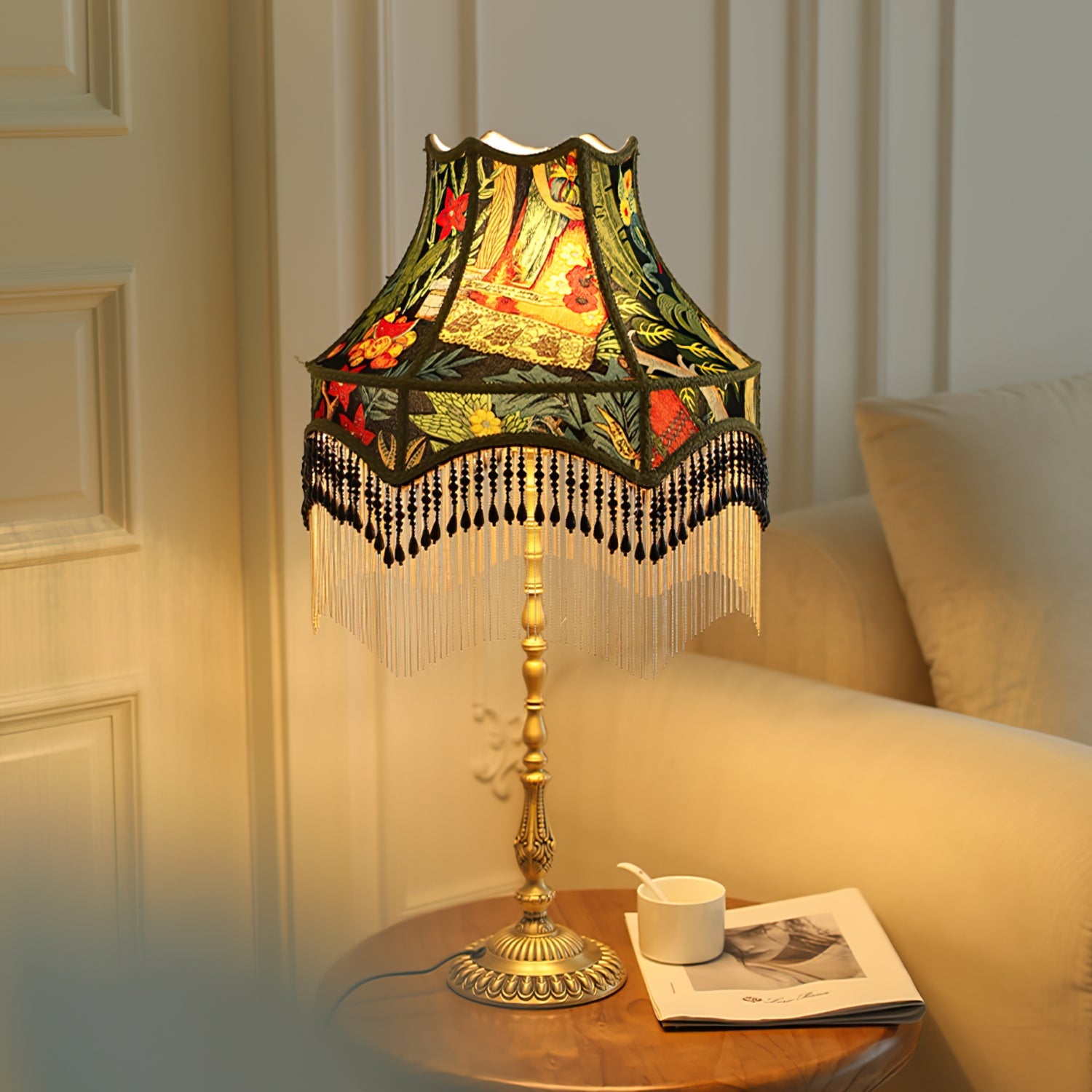 Lámpara de Mesa Retro Peonía con Pantalla de Seda y Base de Latón – Elegante Iluminación Interior 8