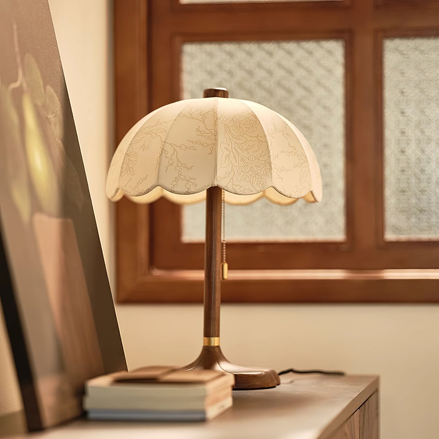 Lámpara de Mesa Retro con Pantalla de Tela y Base de Madera – 32cm de Diámetro 3