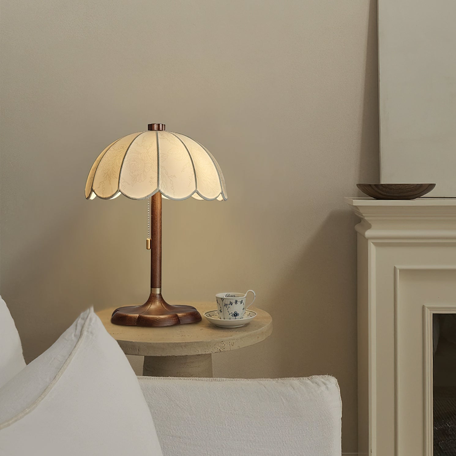 Lámpara de Mesa Retro con Pantalla de Tela y Base de Madera – 32cm de Diámetro 6