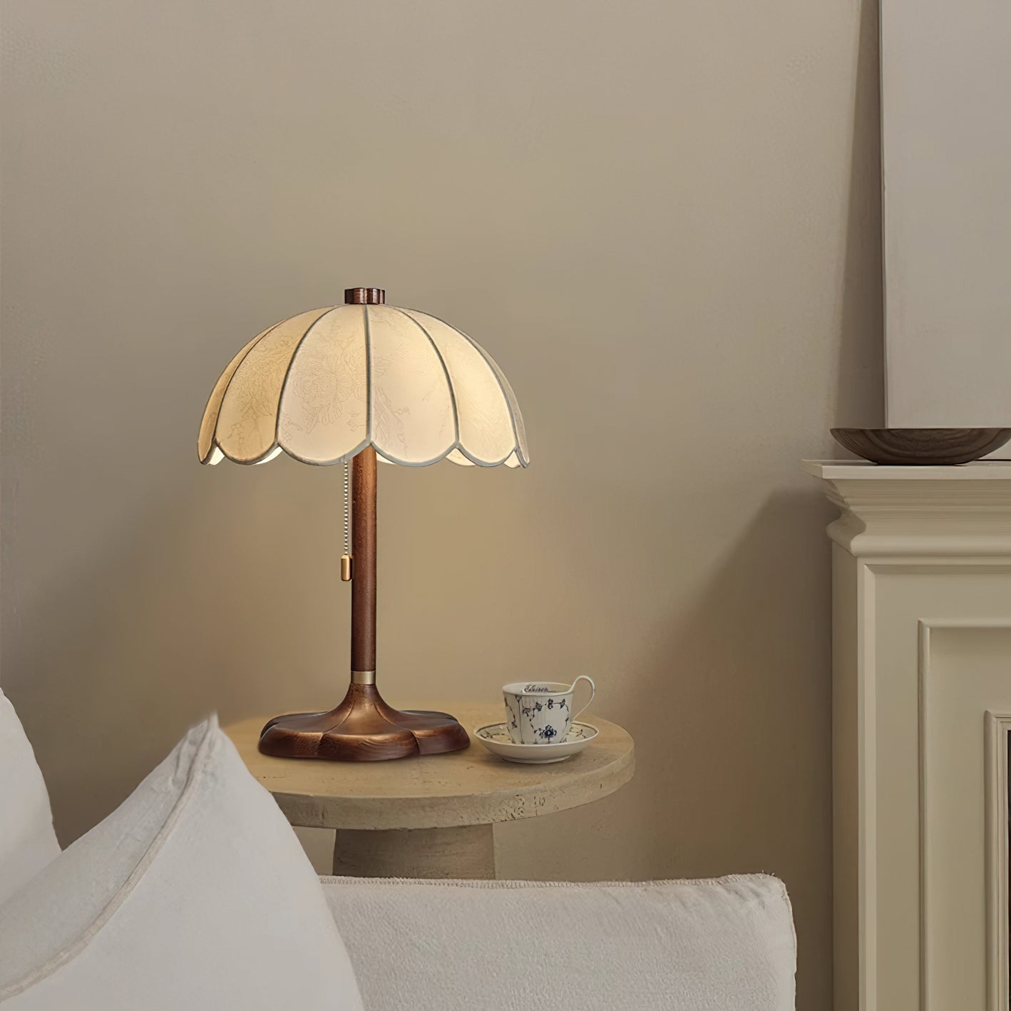 Lámpara de Mesa Retro con Pantalla de Tela y Base de Madera – 32cm de Diámetro 8