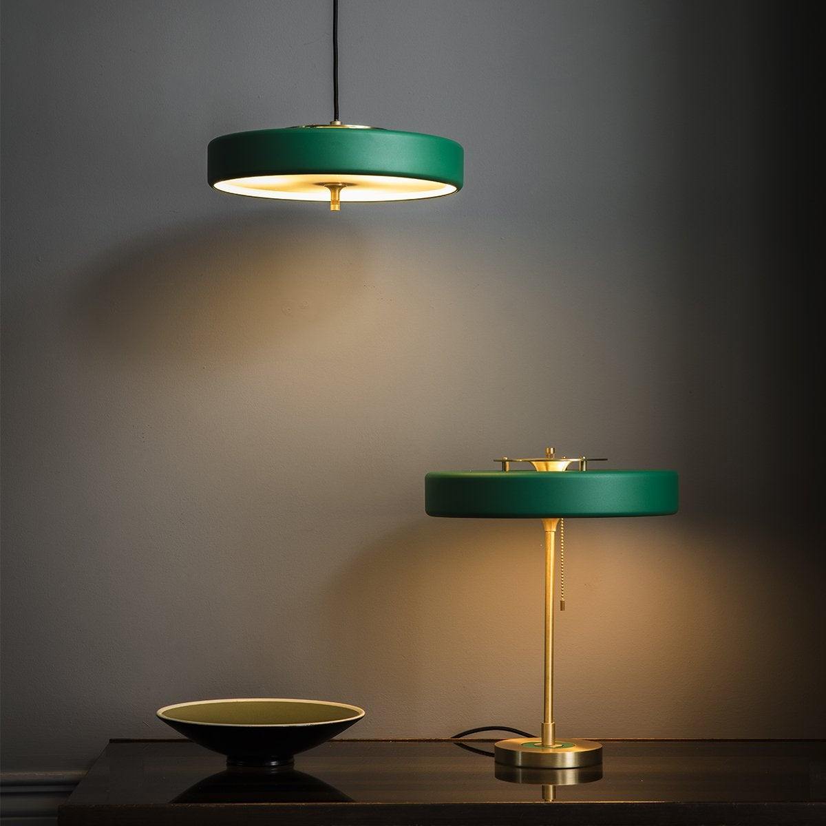 Lámpara de Mesa Revolve con Difusor Acrílico y Base de Metal – Iluminación Moderna para Mesita de Noche o Escritorio 4