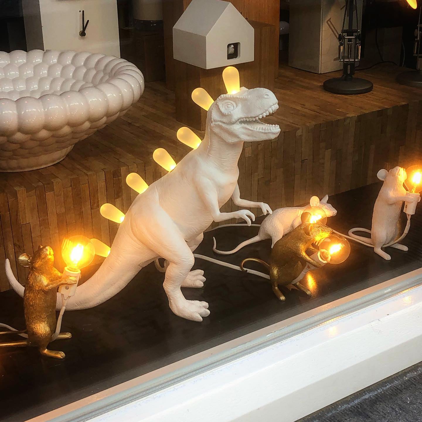 Lámpara de Mesa Stegosaurus de Resina LED, Diseño Creativo para Mesita de Noche o Escritorio, Tamaño Rex y Bronto 2