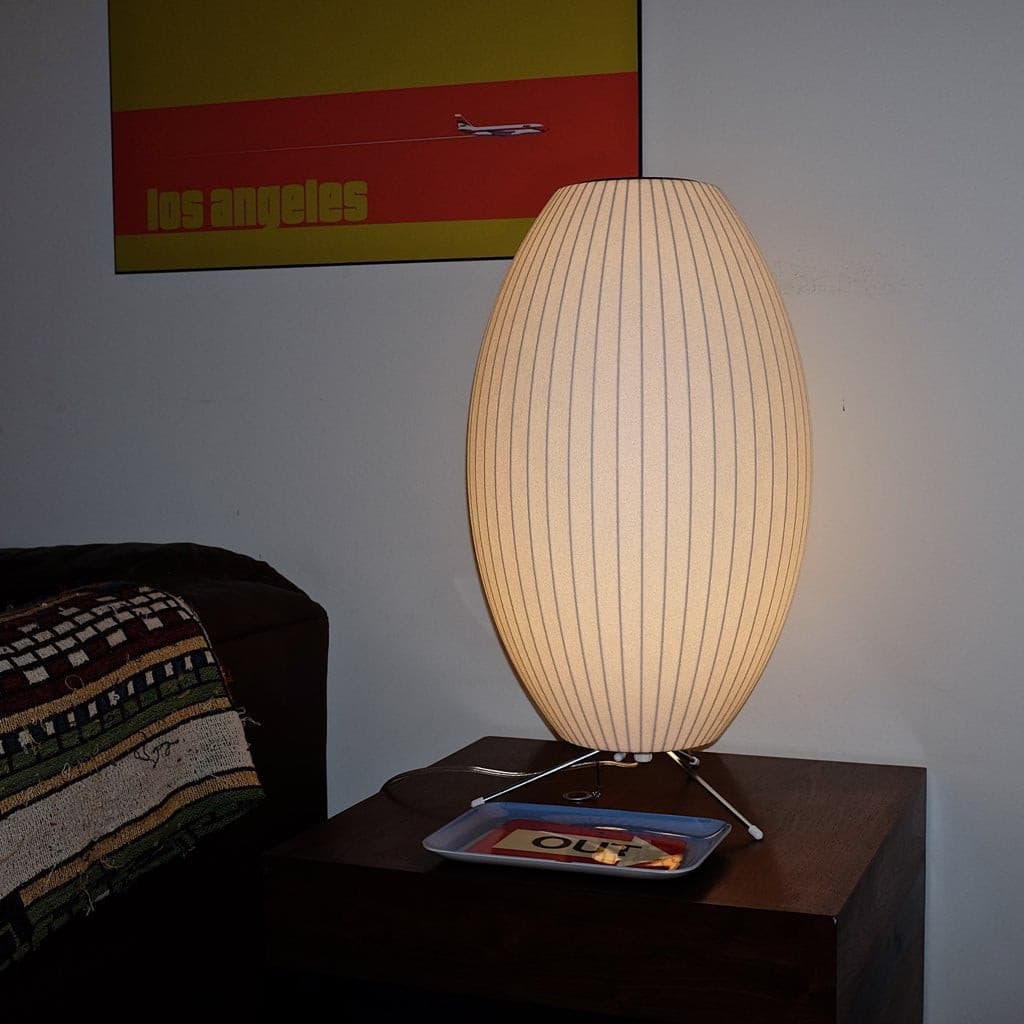 Lámpara de Mesa Tripode con Diseño Esférico – Disponible en Varias Tamaños y Acabados 2