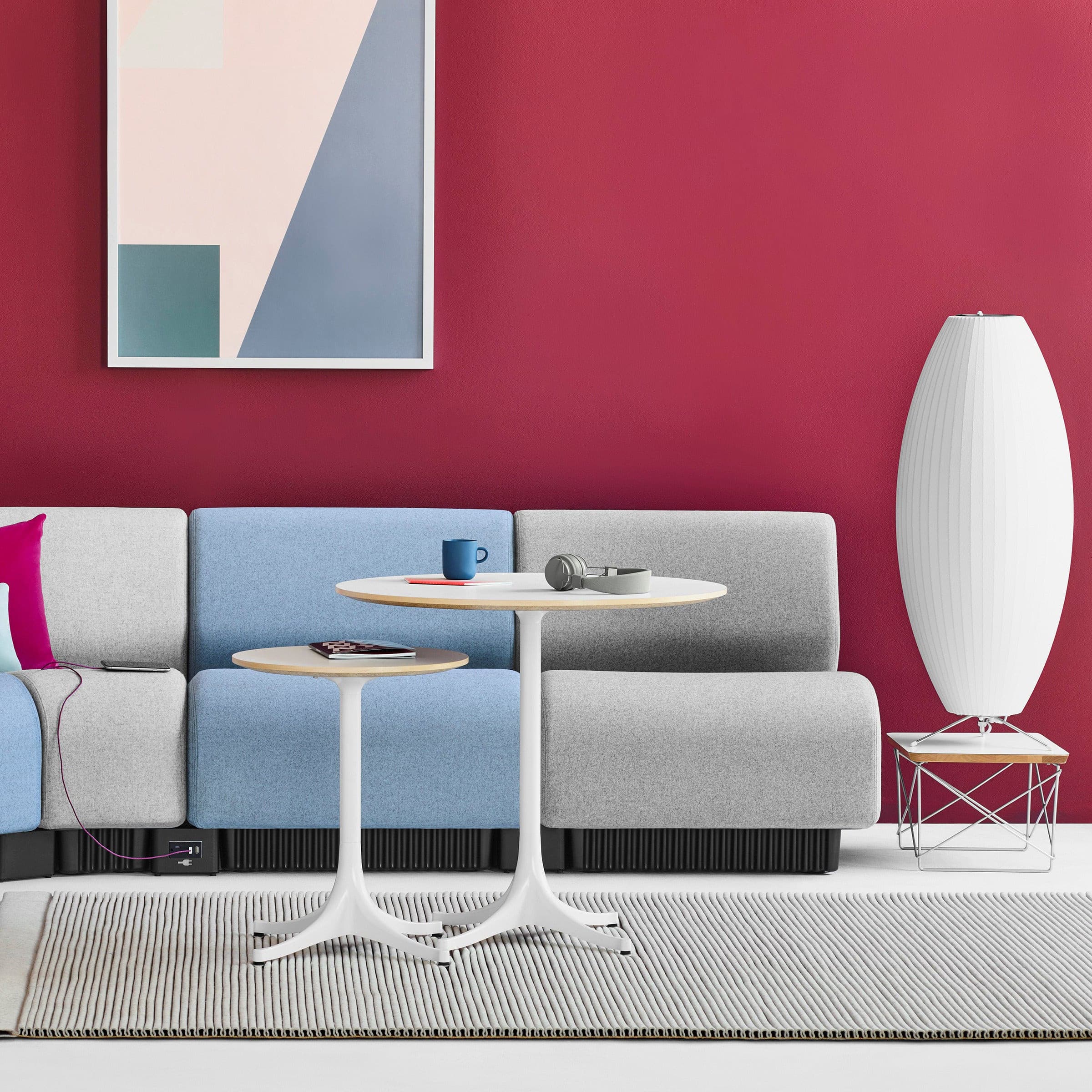 Lámpara de Mesa Tripode con Diseño Esférico – Disponible en Varias Tamaños y Acabados 4