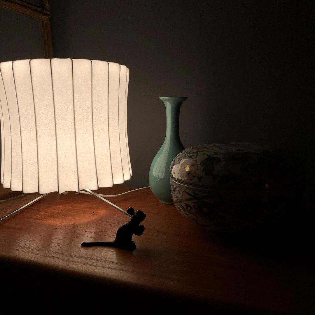 Lámpara de Mesa Tripode con Diseño Esférico – Disponible en Varias Tamaños y Acabados 8