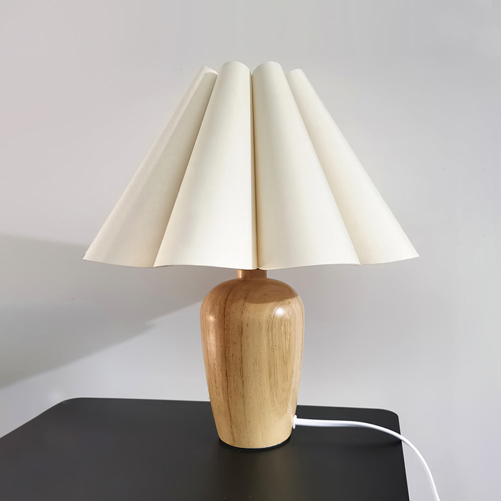 Lámpara de Mesa Vintage Beige con Pantalla Acanalada y Base de Madera 8