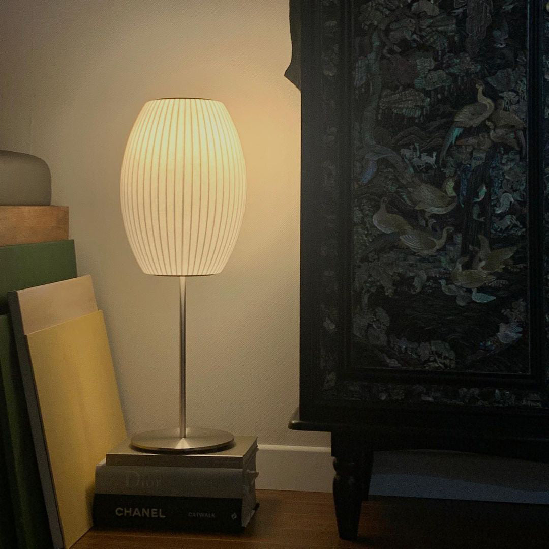 Lámpara de Mesa Vintage Nelson con Pantalla Blanca y Base de Acero 7