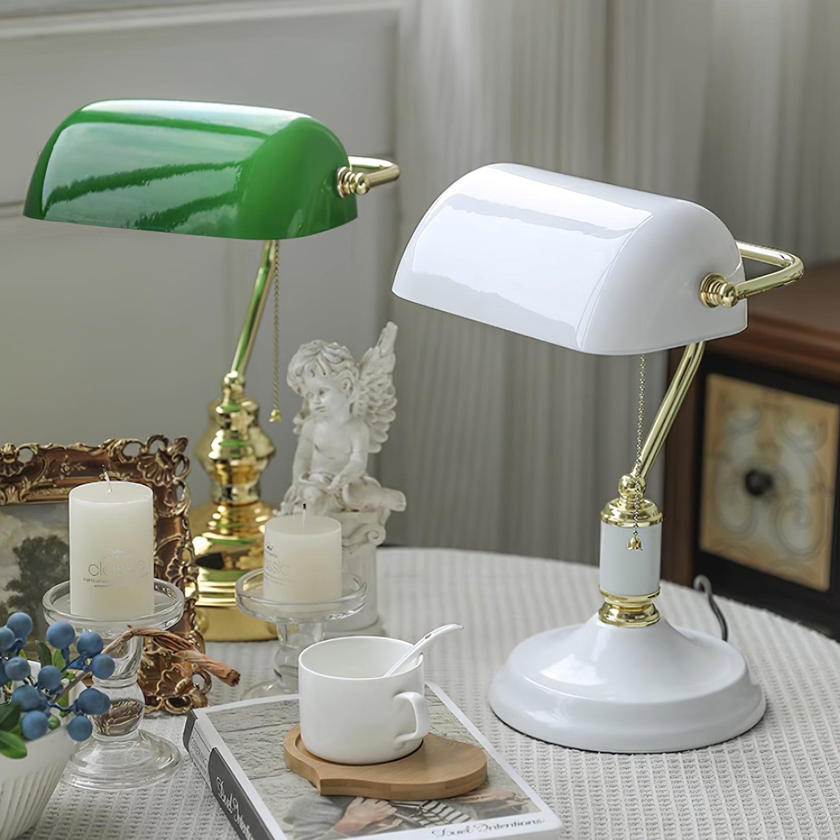 Lámpara de Mesa Vintage con Pantalla de Vidrio Verde y Base Metálica - Ideal para Oficina y Biblioteca, 26 cm Diámetro, 36 cm Altura 4
