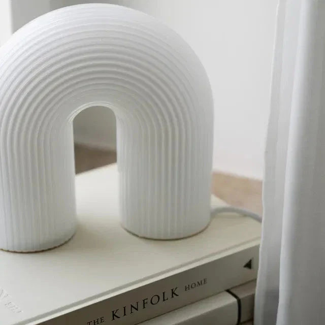 Lámpara de Mesa Vuelta Arch Moderna con Iluminación LED Integrada - Diseño Elegante para Mesita de Noche o Escritorio 5