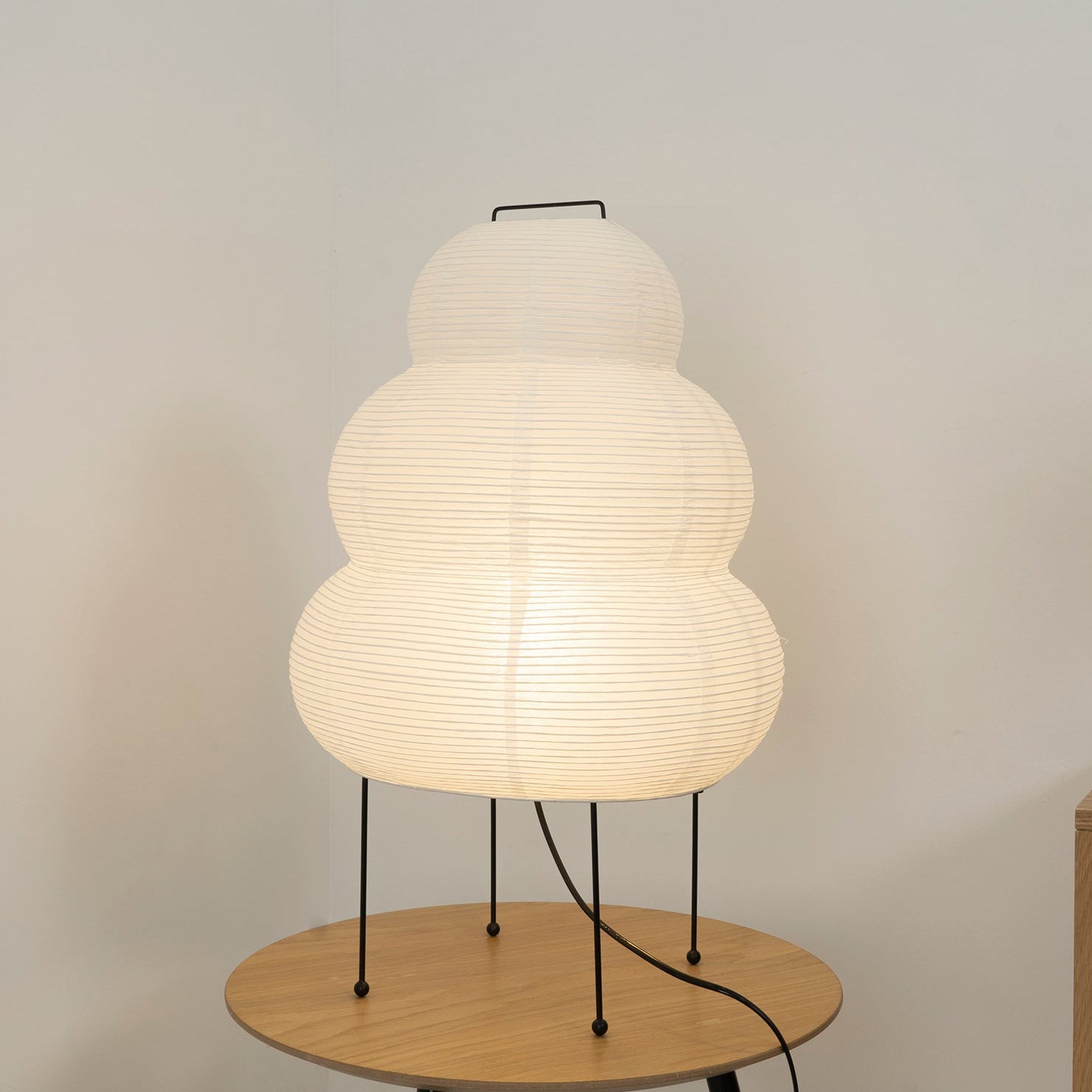 Lámpara de Mesa Washi de Papel de Morera y Metal – Diseño Japonés, Luz Suave y Acogedora 2