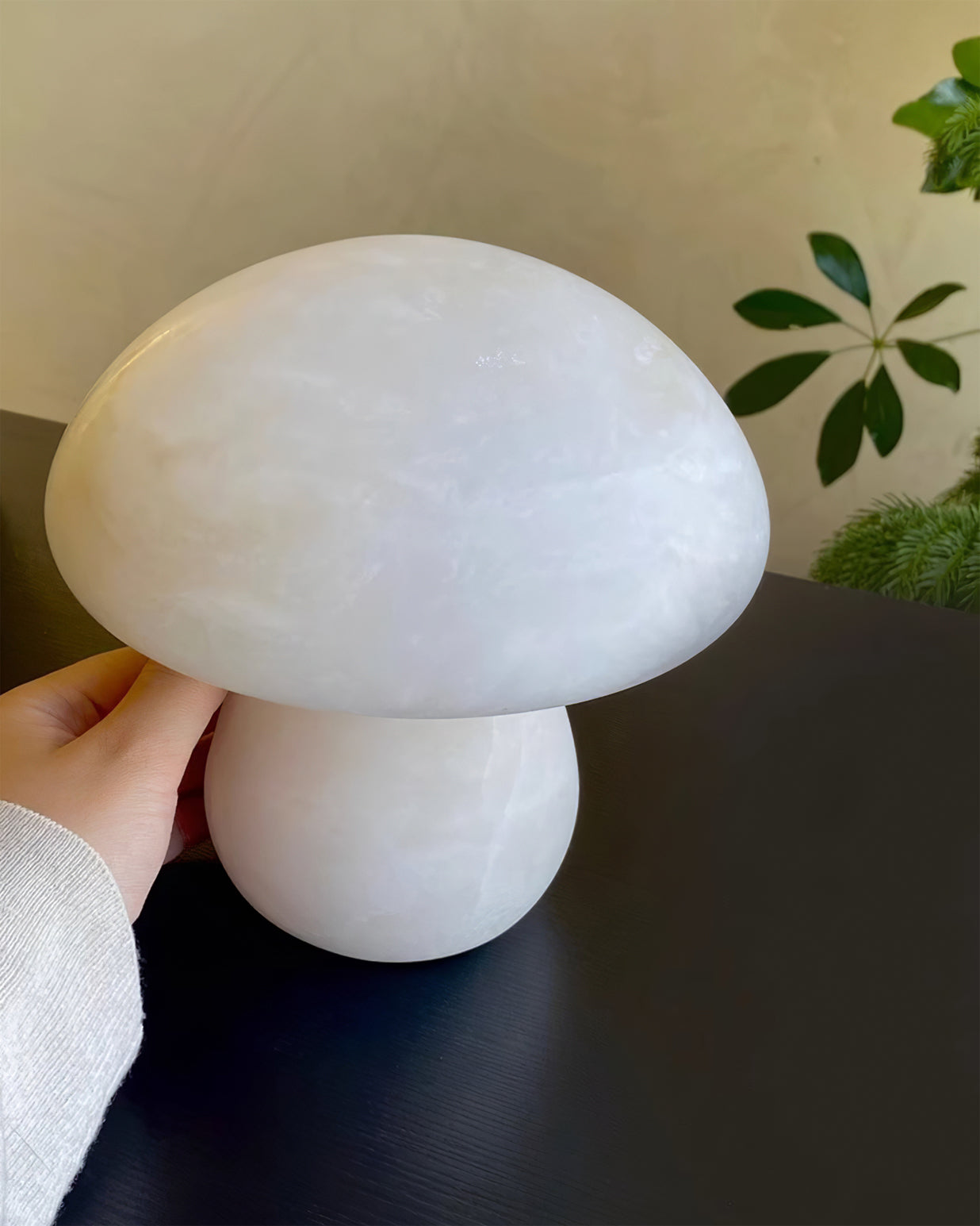 Lámpara de Mesa de Alabastro en Forma de Hongo – Diseño Moderno y Acogedor 3