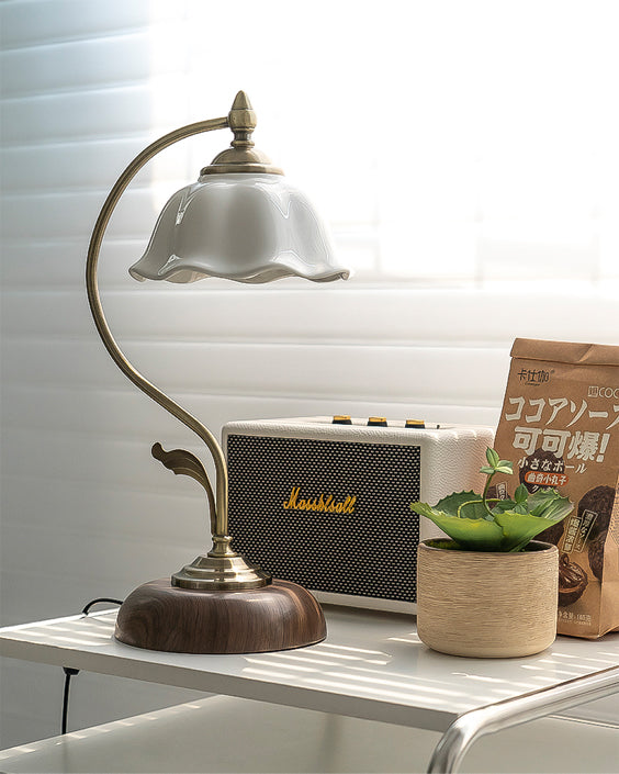 Lámpara de Mesa de Cerámica Blanca con Pantalla Floral y Control Táctil – Ideal para Escritorios y Mesas de Noche 7