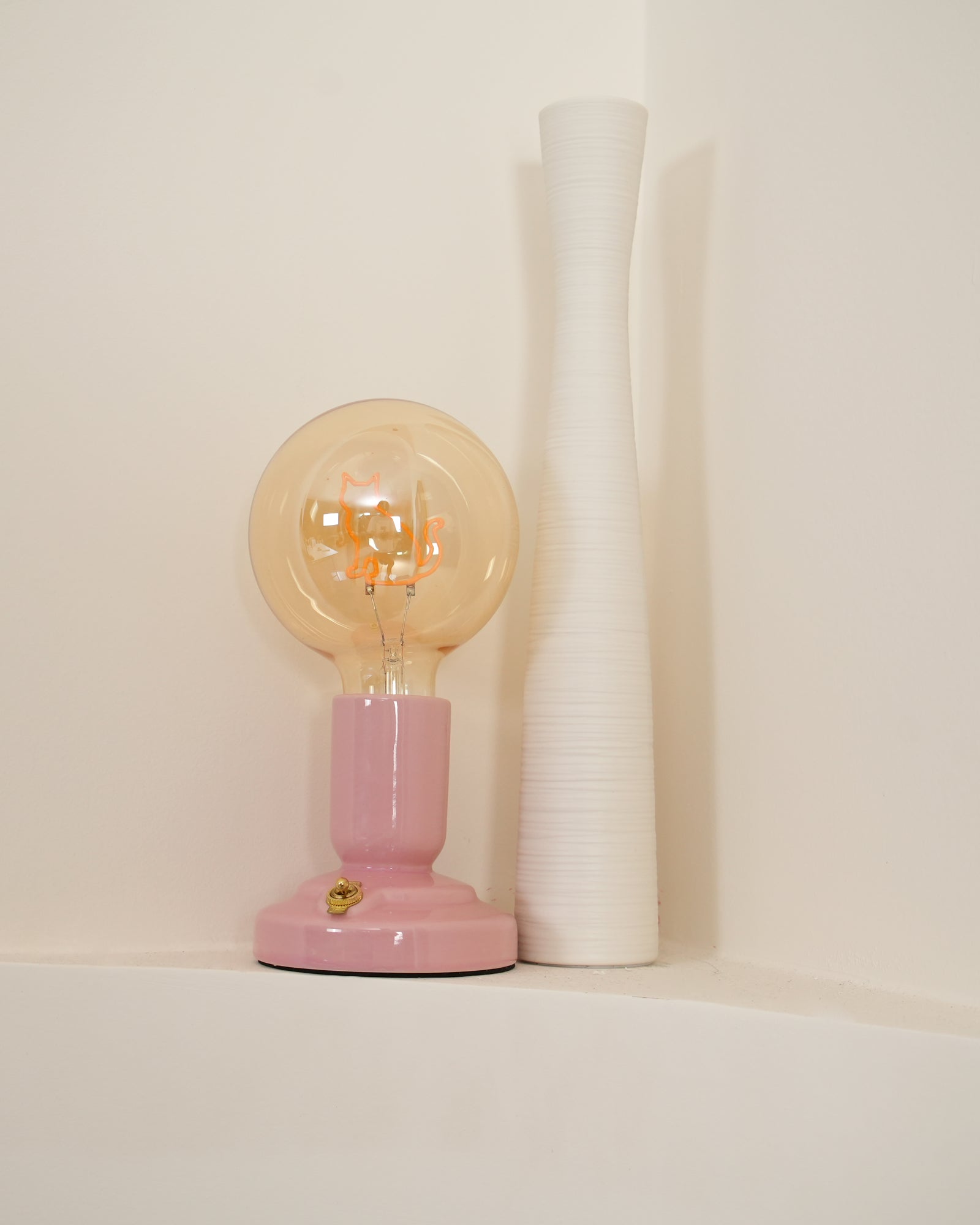 Lámpara de Mesa de Cerámica Rosa Estilo Nórdico con Diseño de Gato y Batería Integrada - Ideal para Mesita de Noche o Escritorio 7