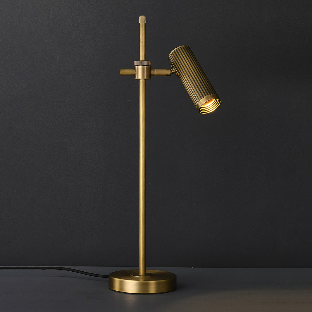 Lámpara de Mesa de Cobre Elegante con Base de Cobre y Diseño Minimalista 2
