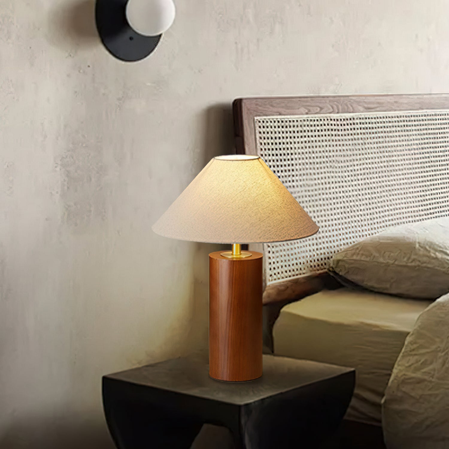 Lámpara de Mesa de Madera con Pantalla Beige y Base de Latón, Estilo Moderno, Diámetro 35 cm, Ideal para Mesitas de Noche 3