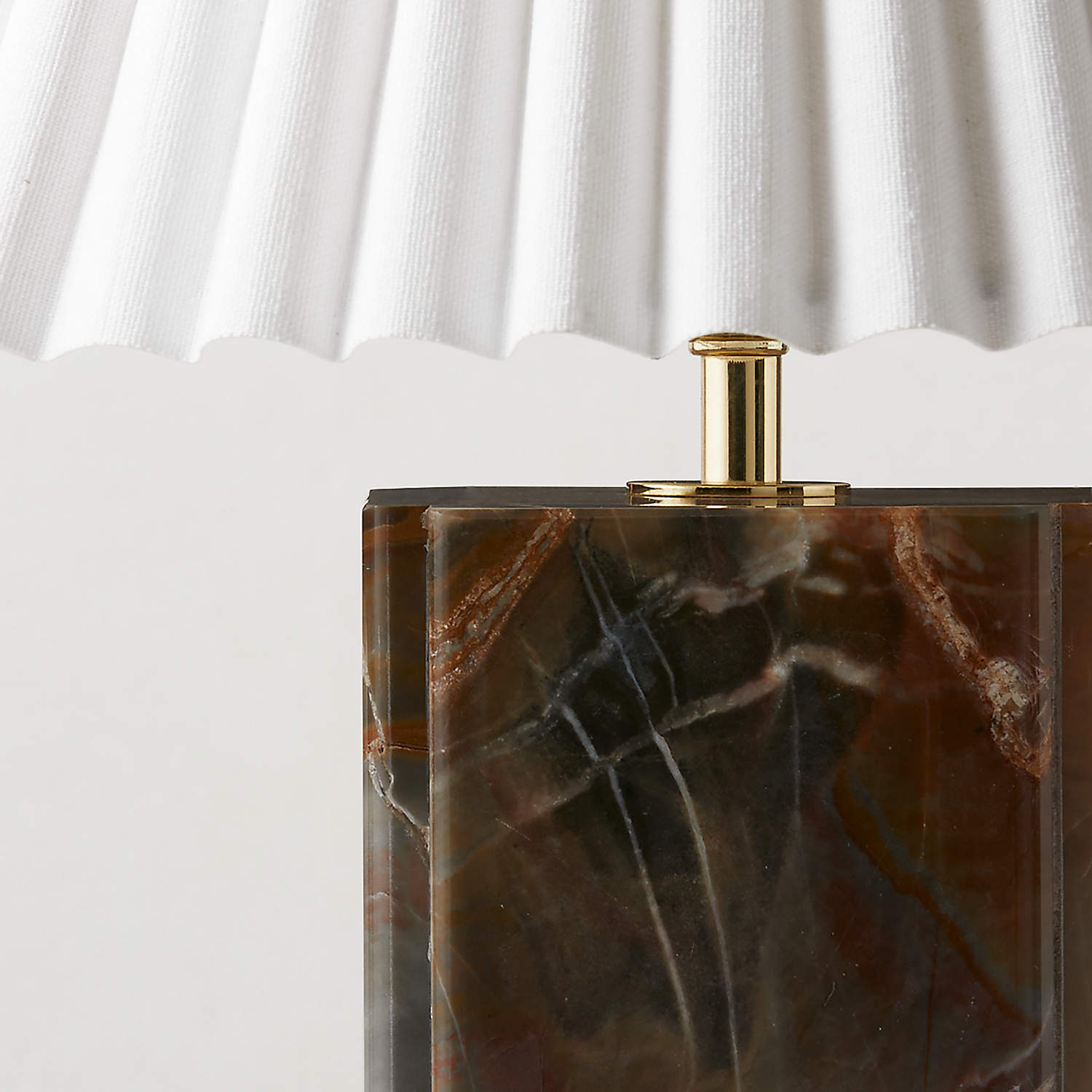 Lámpara de Mesa de Mármol Bianca con Pantalla de Tela Plisada – Iluminación Elegante para Hogar y Oficina 6