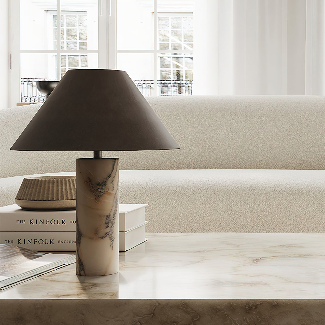 Lámpara de Mesa de Mármol Blanco con Pantalla de Tela Negra – Diseño Moderno 5
