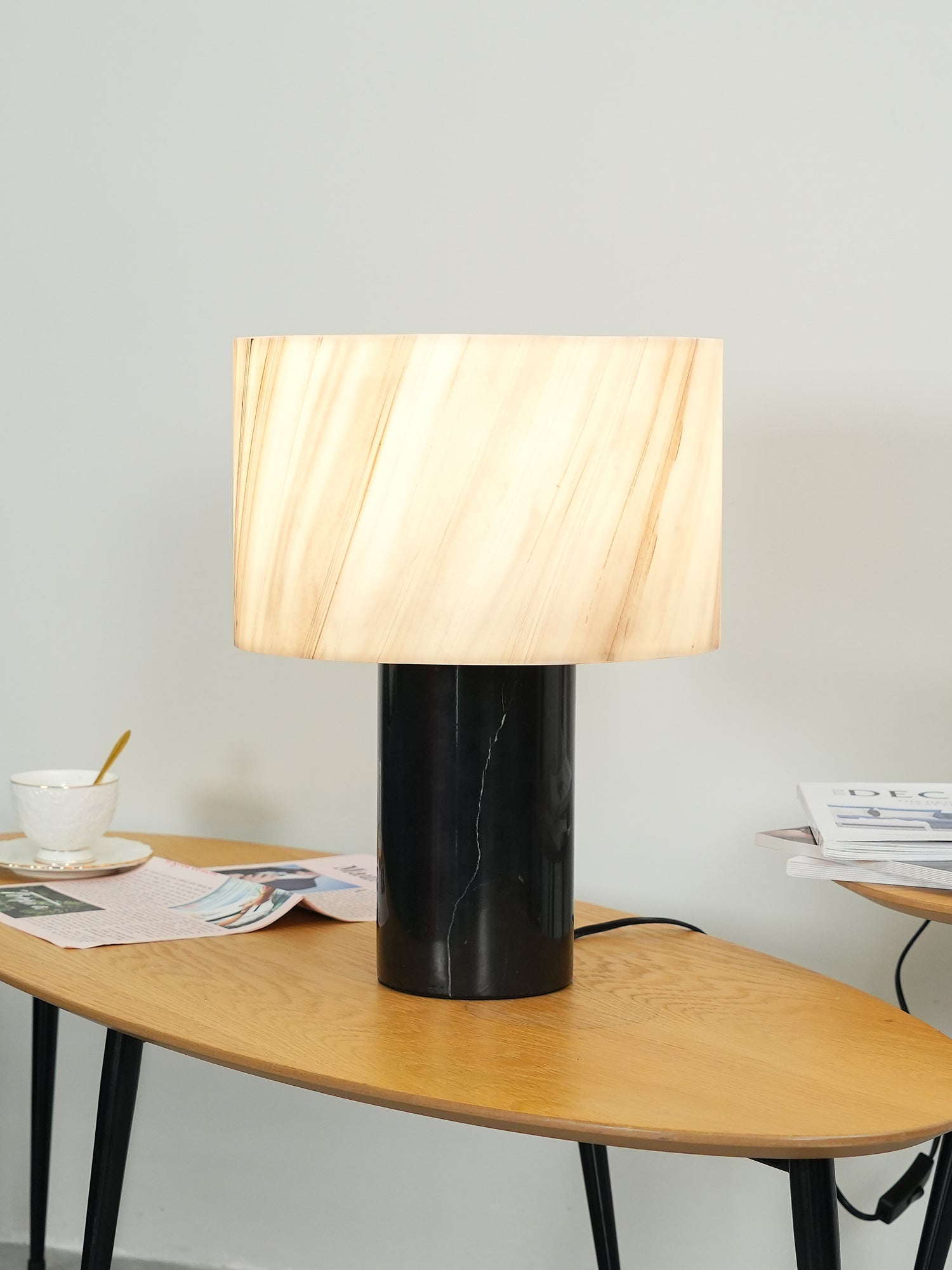 Lámpara de Mesa de Mármol Gris y Negro con Diseño Gótico – Tamaño Estándar 38cm 3
