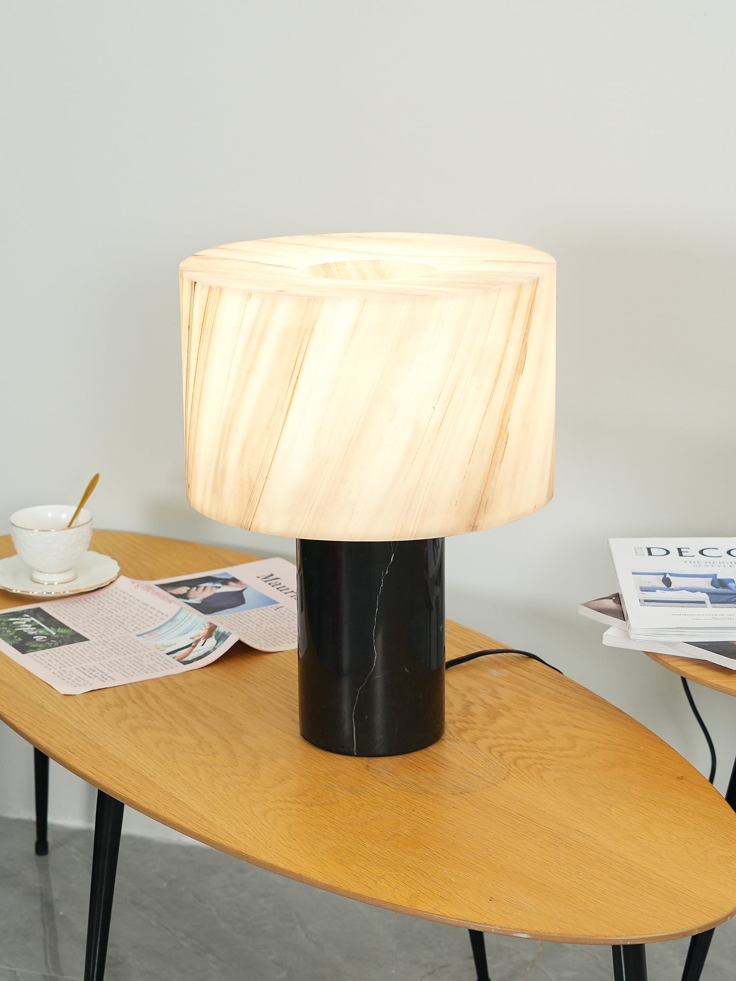 Lámpara de Mesa de Mármol Gris y Negro con Diseño Gótico – Tamaño Estándar 38cm 4