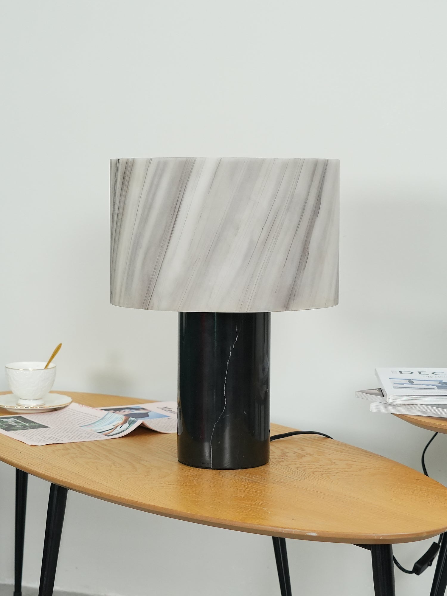 Lámpara de Mesa de Mármol Gris y Negro con Diseño Gótico – Tamaño Estándar 38cm 5