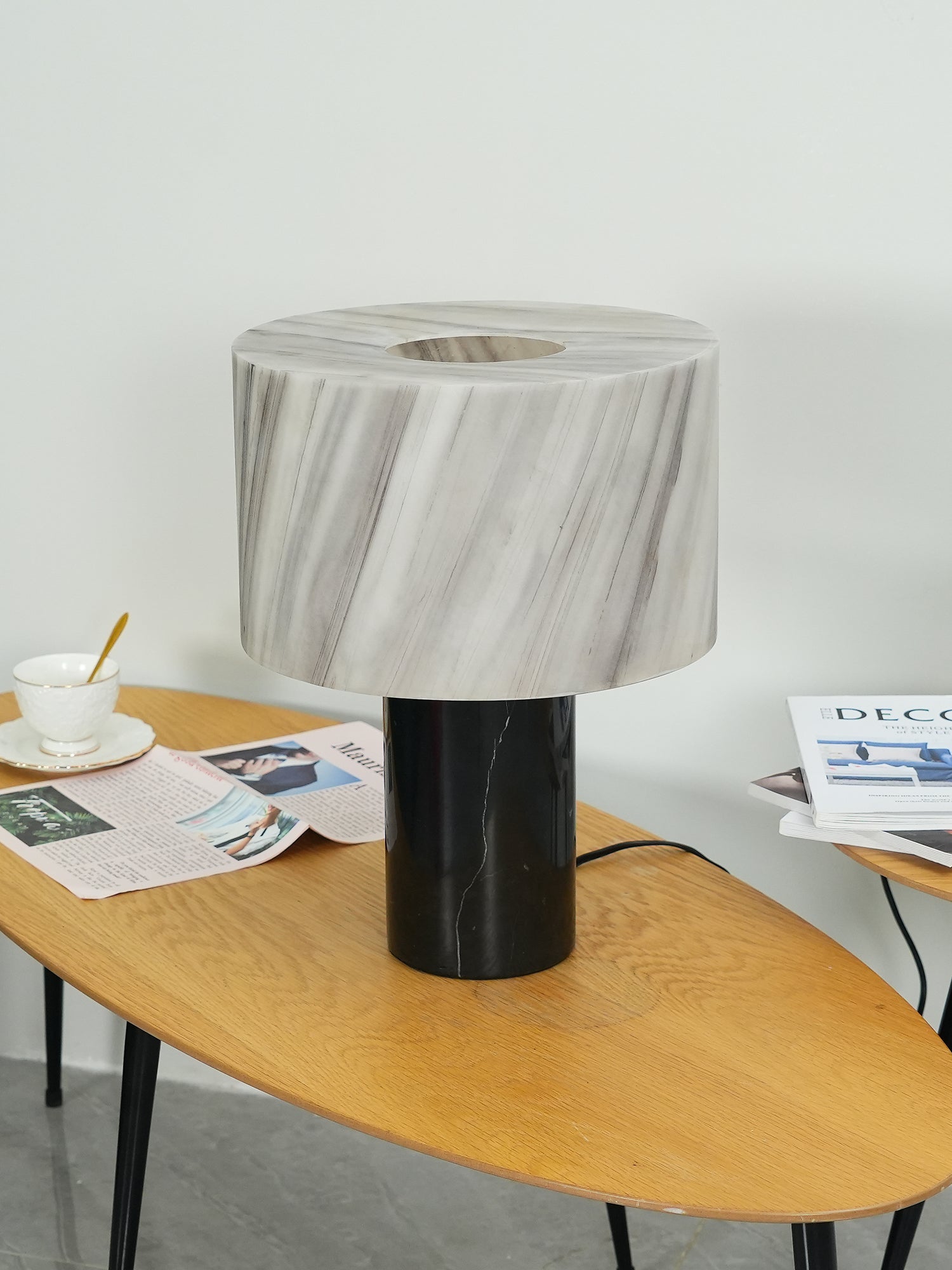 Lámpara de Mesa de Mármol Gris y Negro con Diseño Gótico – Tamaño Estándar 38cm 6