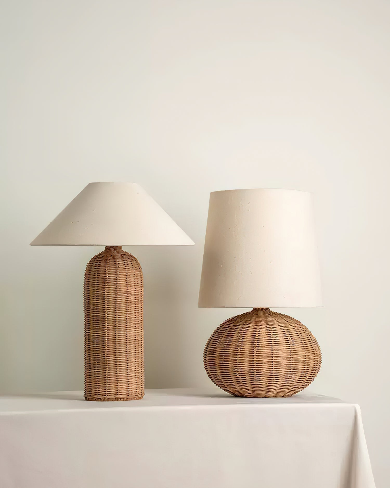 Lámpara de Mesa de Ratán Natural con Pantalla de Tela para Interiores - Diseño Moderno y Elegante 8