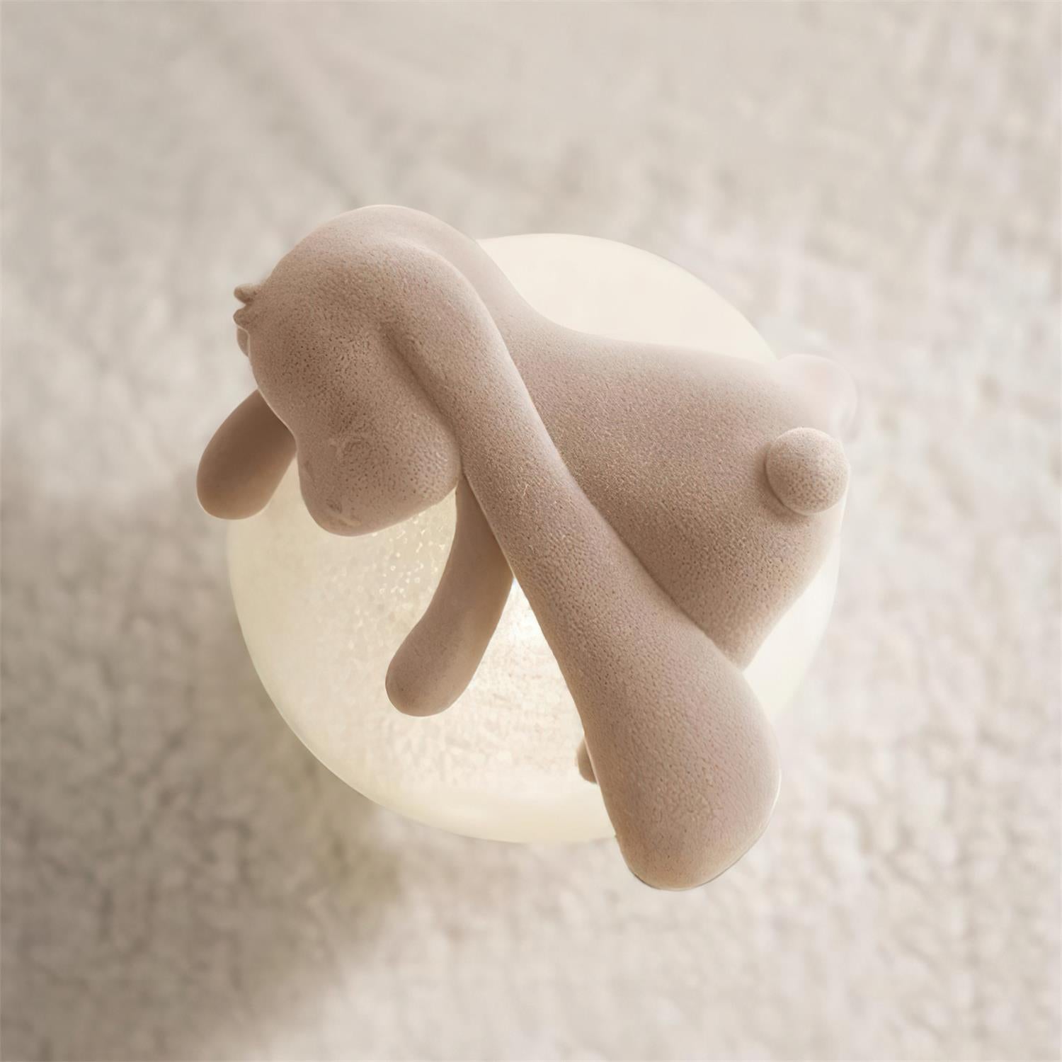 Lámpara de Mesa de Resina con Diseño de Conejo Tierno en Rosa Albaricoque – Lámpara Sobremesa Moderna Minimalista para Interior 3