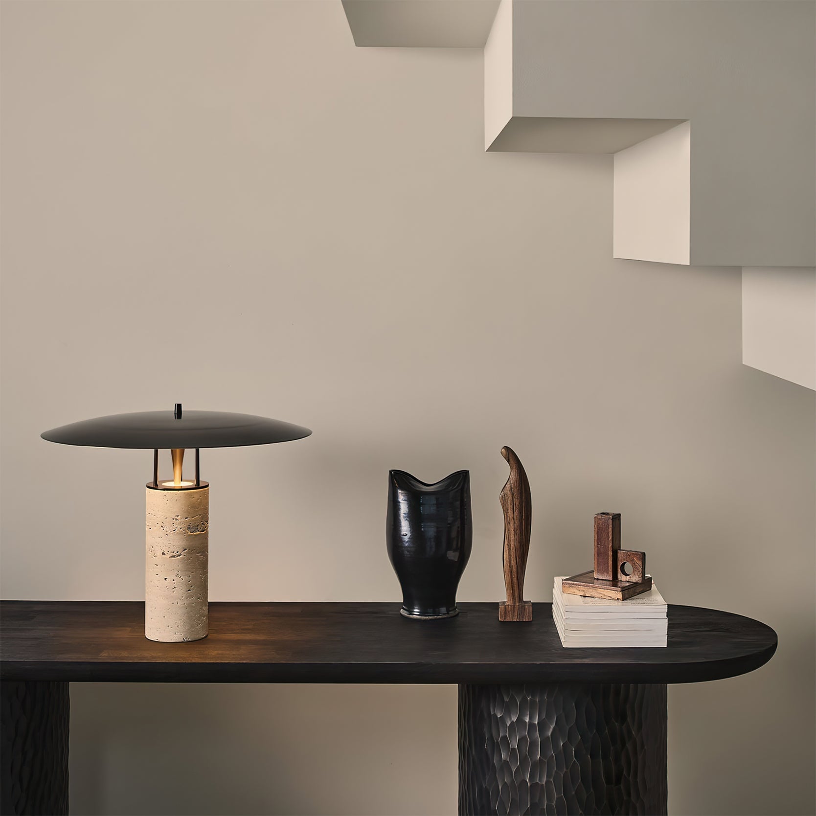 Lámpara de Mesa de Travertino Amarillo con Diseño Elegante y Luz LED Integrada 3