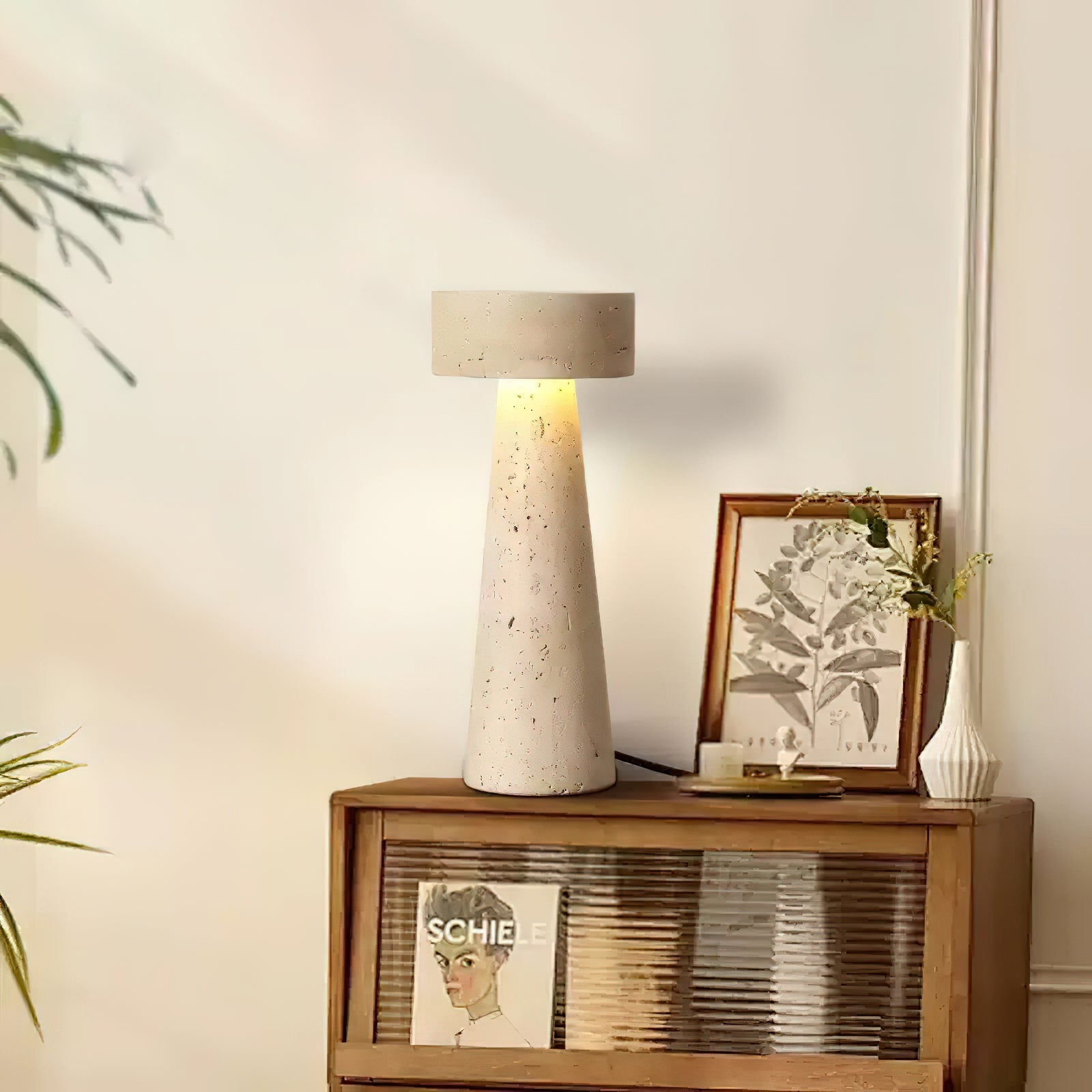 Lámpara de Mesa de Travertino Natural Beige con Luz LED Integrada – Diseño Minimalista para Mesita de Noche 4