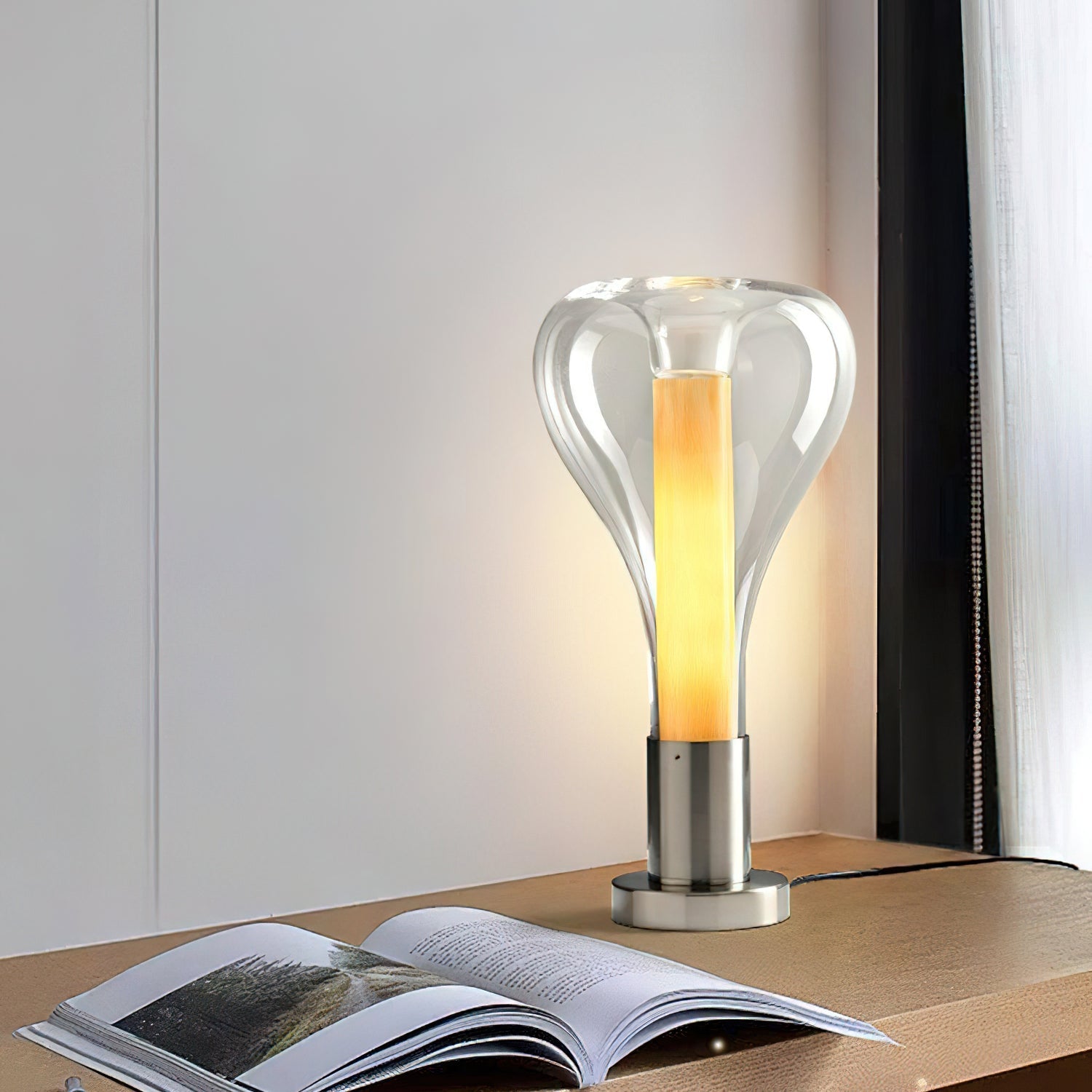Lámpara de Mesa de Vidrio Beaker con Diseño Único y Luz Cálida – Tamaño Estándar 3