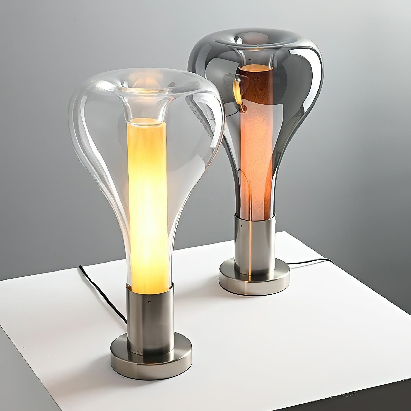 Lámpara de Mesa de Vidrio Beaker con Diseño Único y Luz Cálida – Tamaño Estándar 6