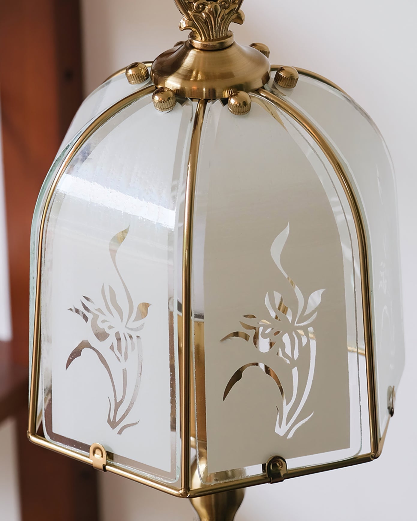 Lámpara de Mesa de Vidrio con Diseño de Orquídea, Elegante y Sofisticada, Ideal para Mesas y Rincones, Compatible con Bombillas LED 4