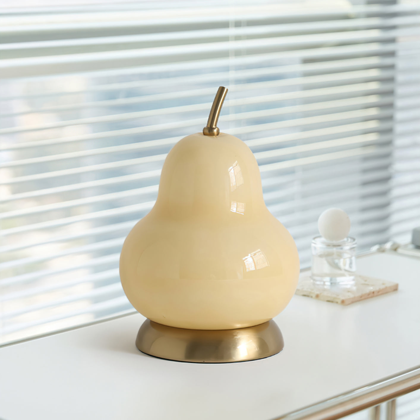 Lámpara de Mesa de Vidrio en Forma de Pera con Batería Integrada y Luz LED 2