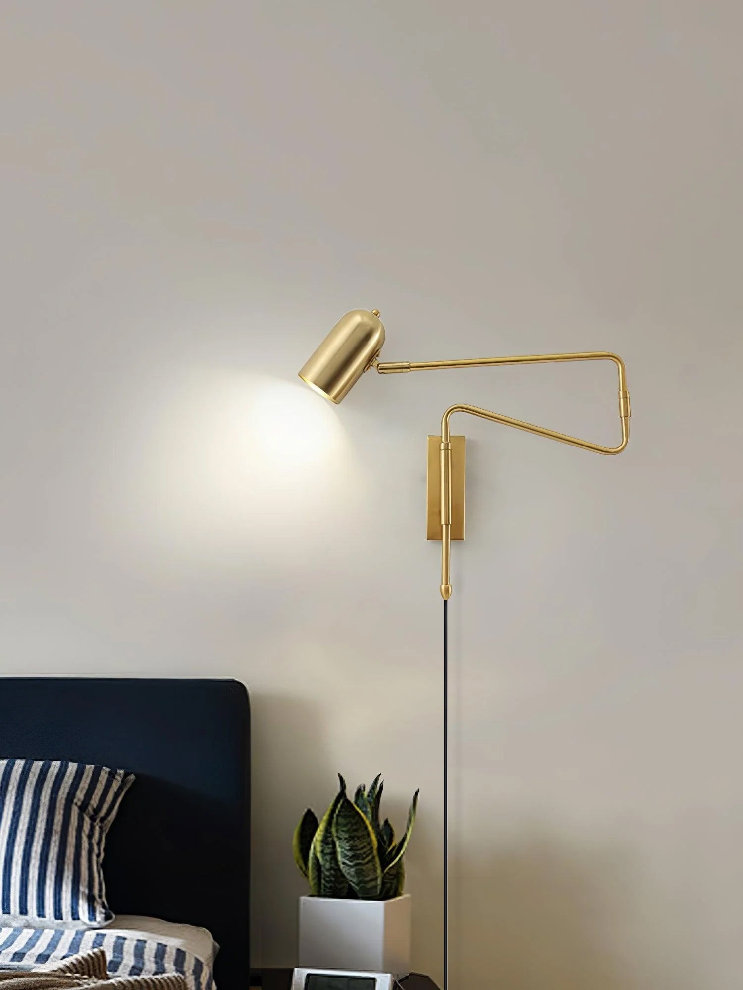 Lámpara de Pared Ajustable con Brazo Rotativo – Diseño Moderno en Negro y Dorado 7