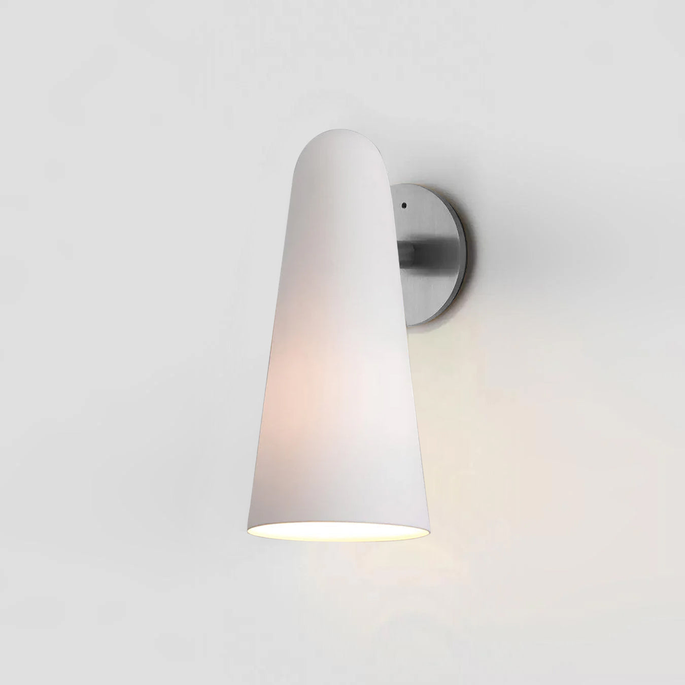 Lámpara de Pared Conical de Vidrio con LED Integrado – Elegante y Moderna 11
