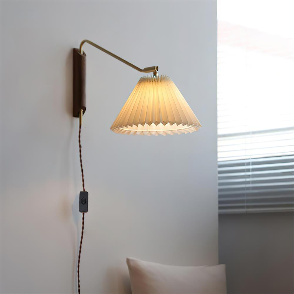 Lámpara de Pared Dorset con Brazo Ajustable y Acabado en Latón – Diseño Moderno y Elegante 0