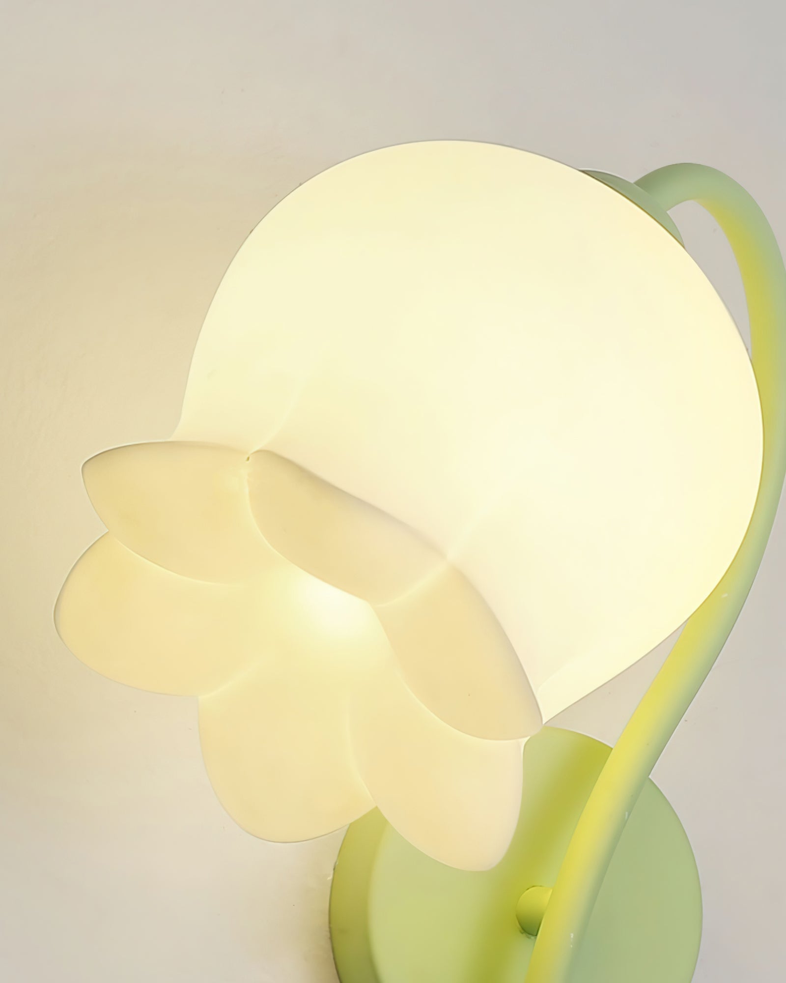 Lámpara de Pared Estilo Francesa con Pantalla Floral - Diseño Elegante y Artístico 6