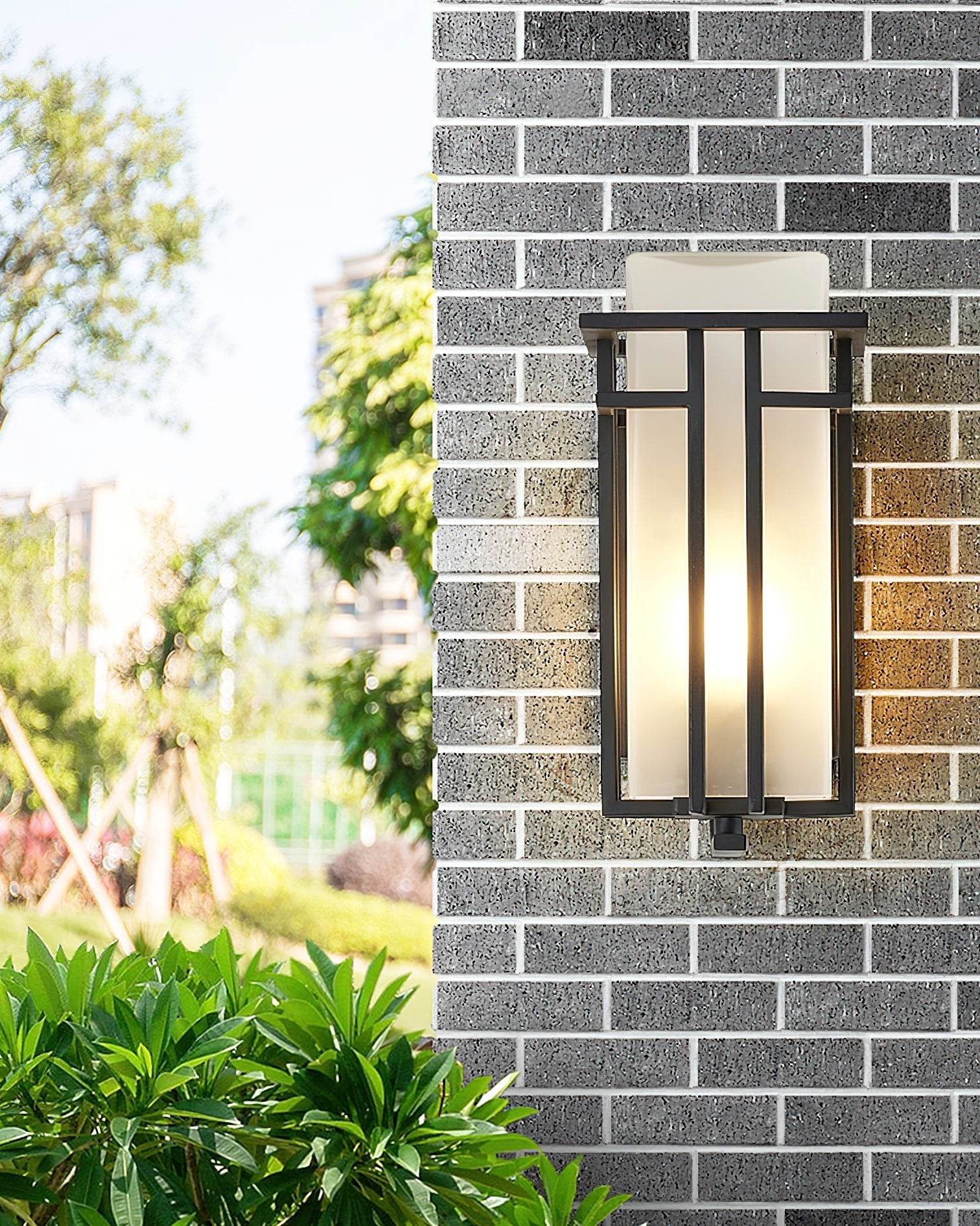 Lámpara de Pared Exterior de Vidrio Linden – Diseño Retro, Resistente al Agua y a la Corrosión 8