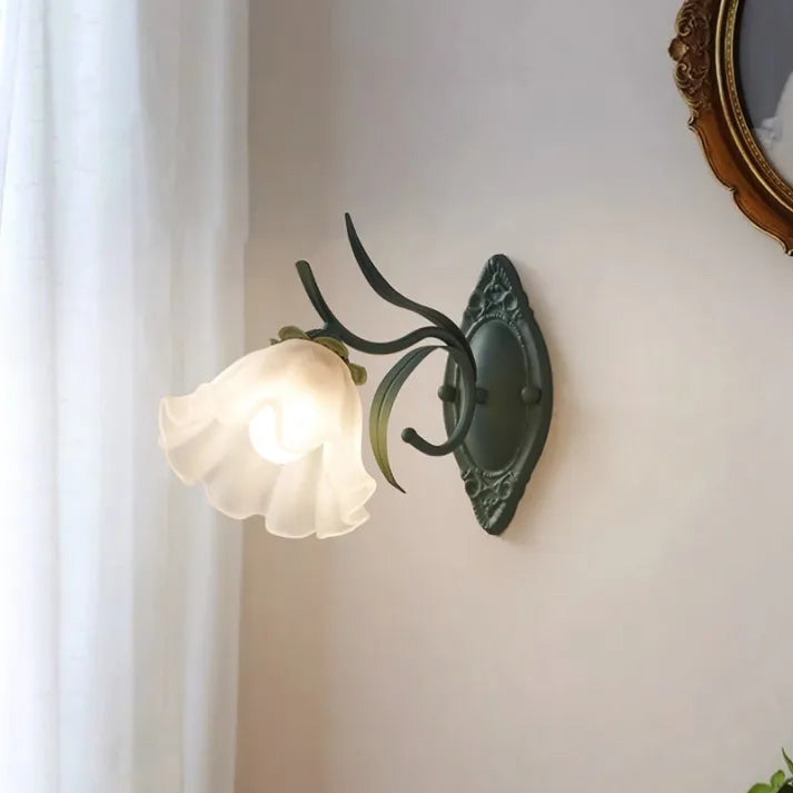 Lámpara de Pared Flor de Lirio de los Valles con Iluminación Suave y Diseño Elegante 4