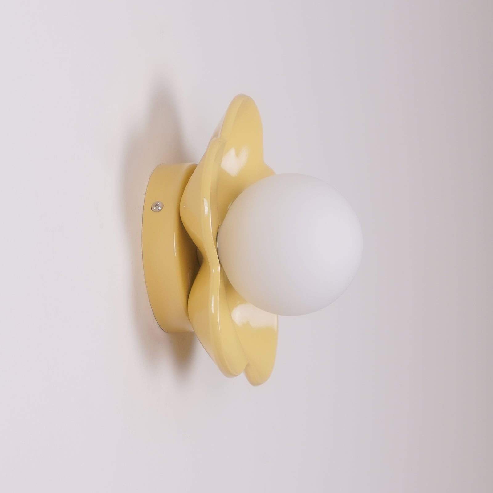 Lámpara de Pared Floral con Diseño Único y Base de Resina – Ideal para Decoración Interior 7