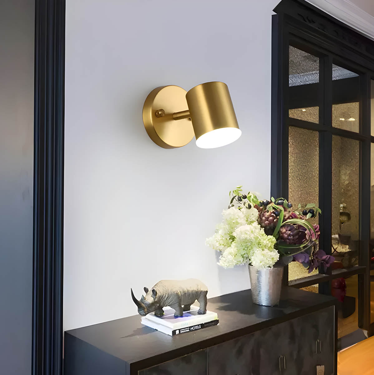 Lámpara de Pared LED Nórdica de Cobre con Diseño Elegante y Eficiencia Energética para Interiores Modernos 4